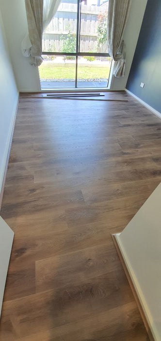 Classic Natural Oak Hybrid 7mm, H4129